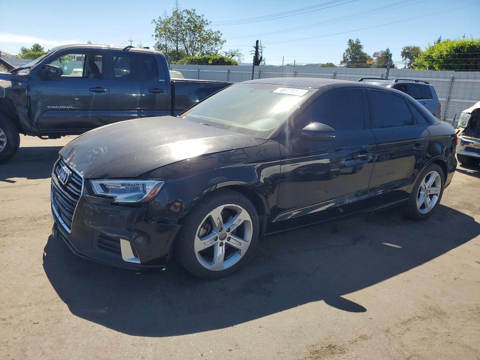2017 AUDI A3 — VIN WAUAUGFF6H1044889