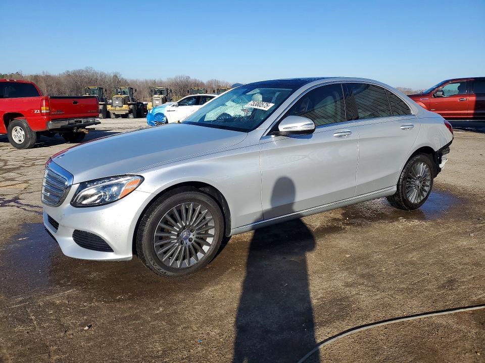 2015 MERCEDES-BENZ C — VIN 55SWF4KB5FU031042