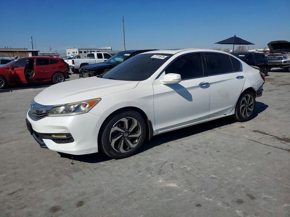 2017 HONDA ACCORD — VIN 1HGCR2F8XHA277905