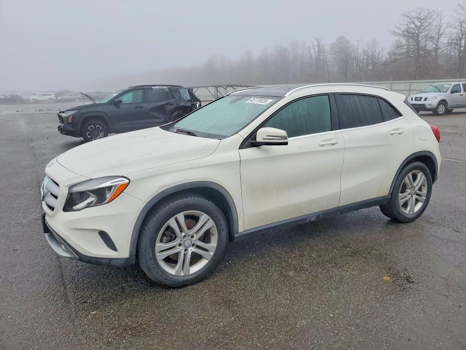 2015 MERCEDES-BENZ GLA — VIN WDCTG4EB2FJ178774