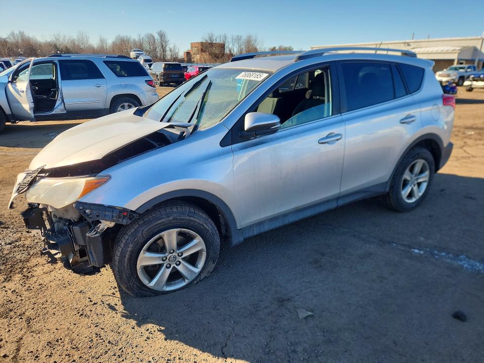 2015 TOYOTA RAV4 — VIN 2T3RFREVXFW292842