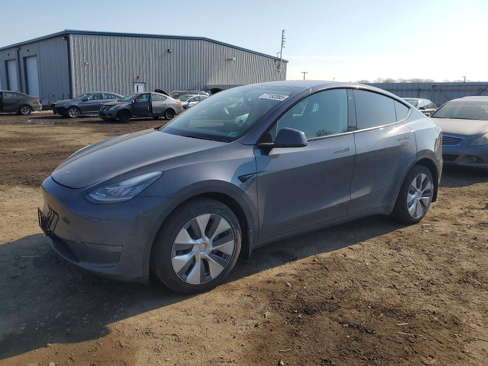 2022 TESLA MODEL Y — VIN 7SAYGDEE3NA016681