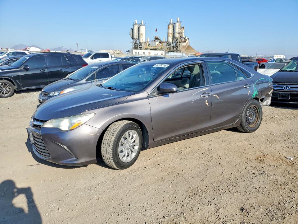 2016 TOYOTA CAMRY — VIN 4T4BF1FK7GR553075