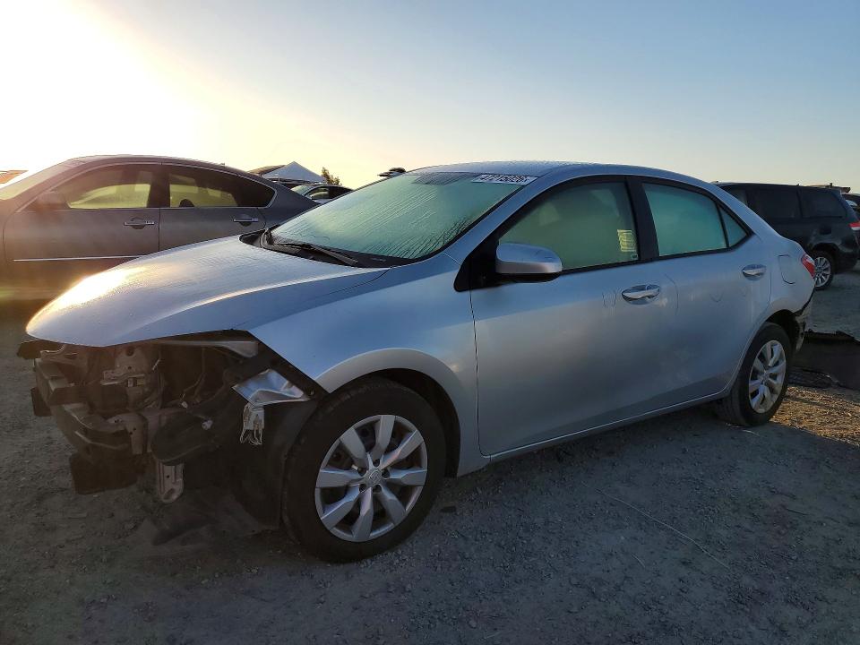 2015 TOYOTA COROLLA — VIN 5YFBURHE5FP250138