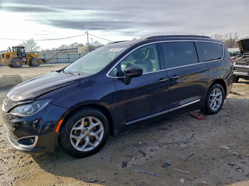 2017 CHRYSLER PACIFICA T — VIN 2C4RC1BG8HR820519