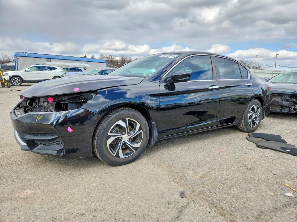 1HGCR2F38HA000884
