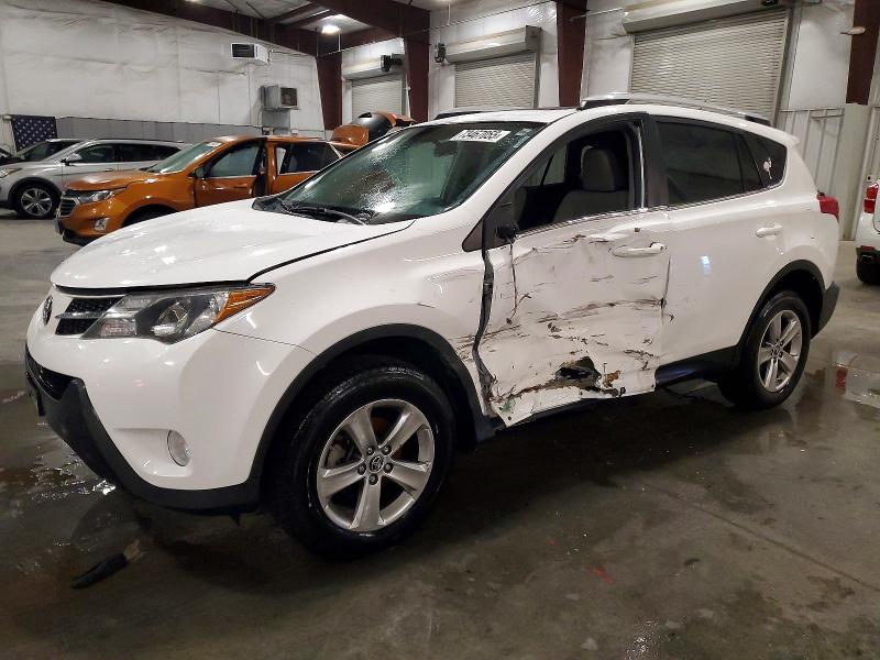 2015 TOYOTA RAV4 — VIN 2T3RFREV7FW239516