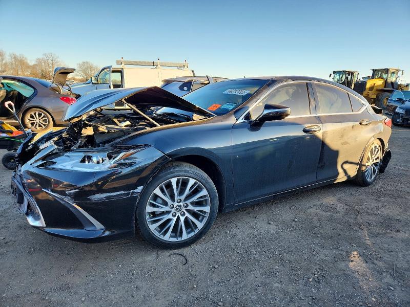 2019 LEXUS ES — VIN 58ABZ1B15KU002272