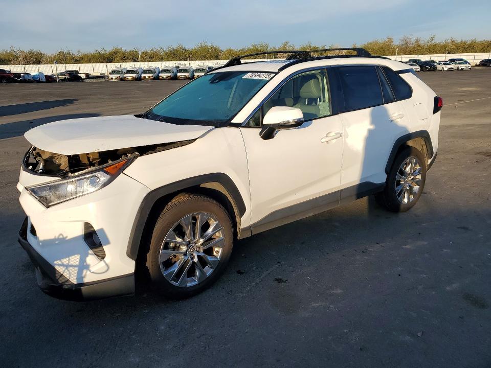2019 TOYOTA RAV4 — VIN JTMC1RFV6KD009427
