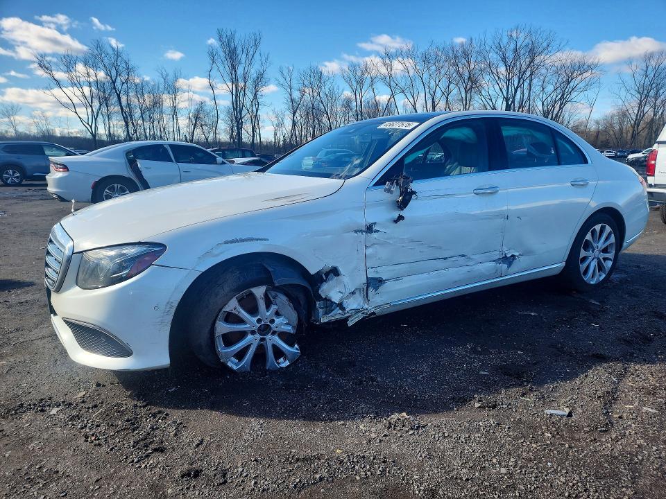 2017 MERCEDES-BENZ E — VIN WDDZF4KB0HA073022