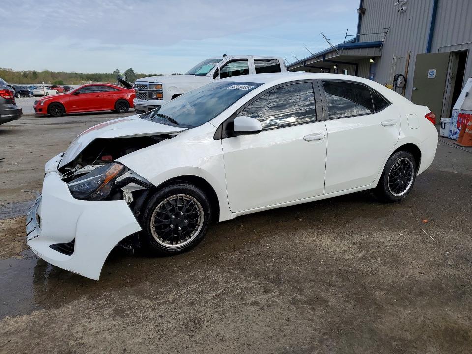 2018 TOYOTA COROLLA — VIN 5YFBURHE7JP744557