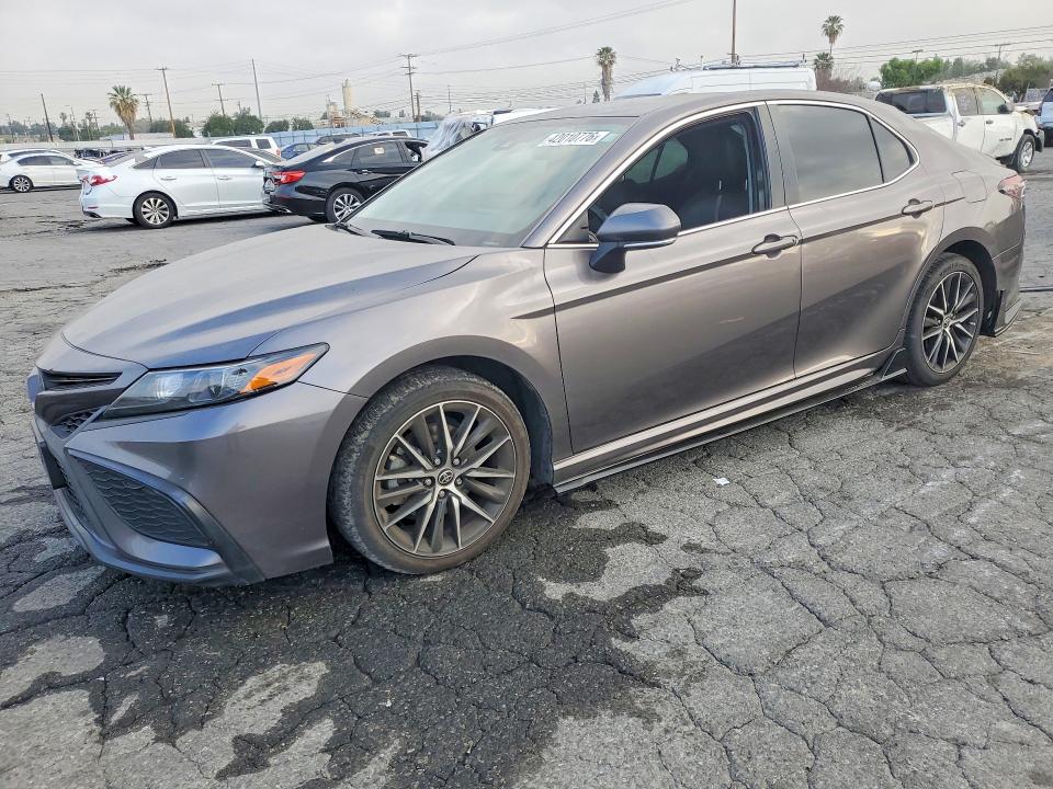 2022 TOYOTA CAMRY — VIN 4T1G11BK0NU053891