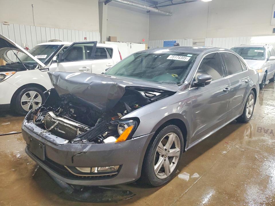 2015 VOLKSWAGEN PASSAT — VIN 1VWAS7A30FC121163