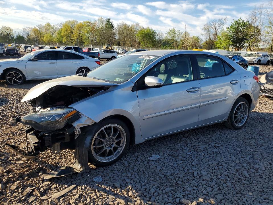 2018 TOYOTA COROLLA — VIN 2T1BURHE7JC049043