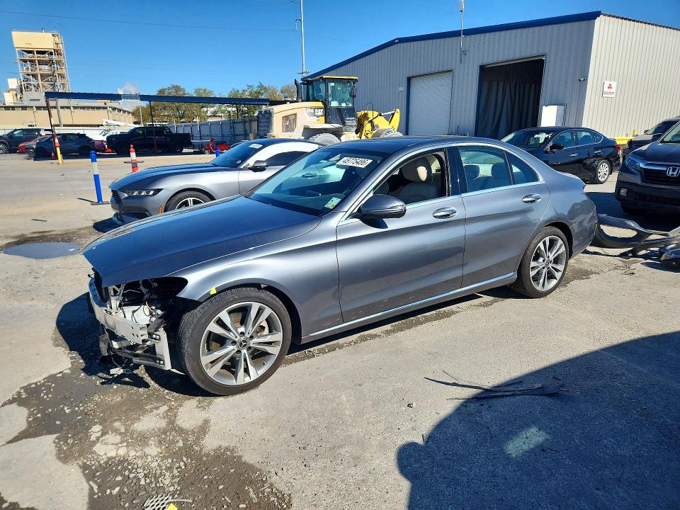 2018 MERCEDES-BENZ C — VIN 55SWF4JB1JU272395