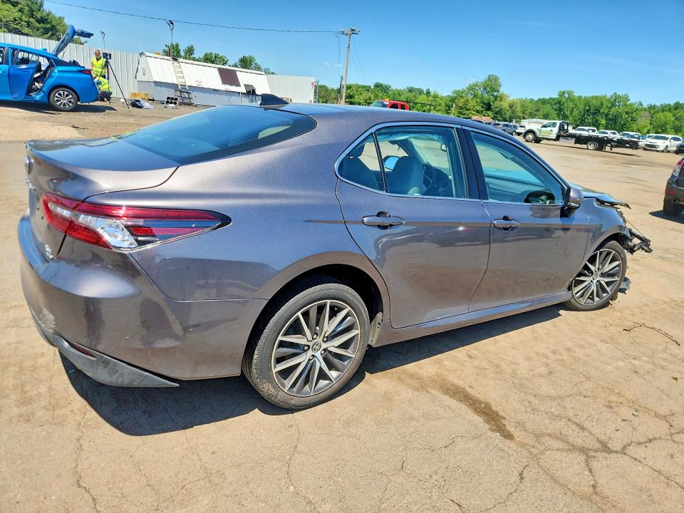 4T1F11BK9NU050340