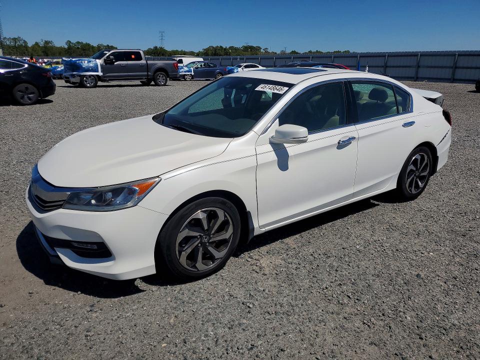 2017 HONDA ACCORD — VIN 1HGCR3F04HA028600