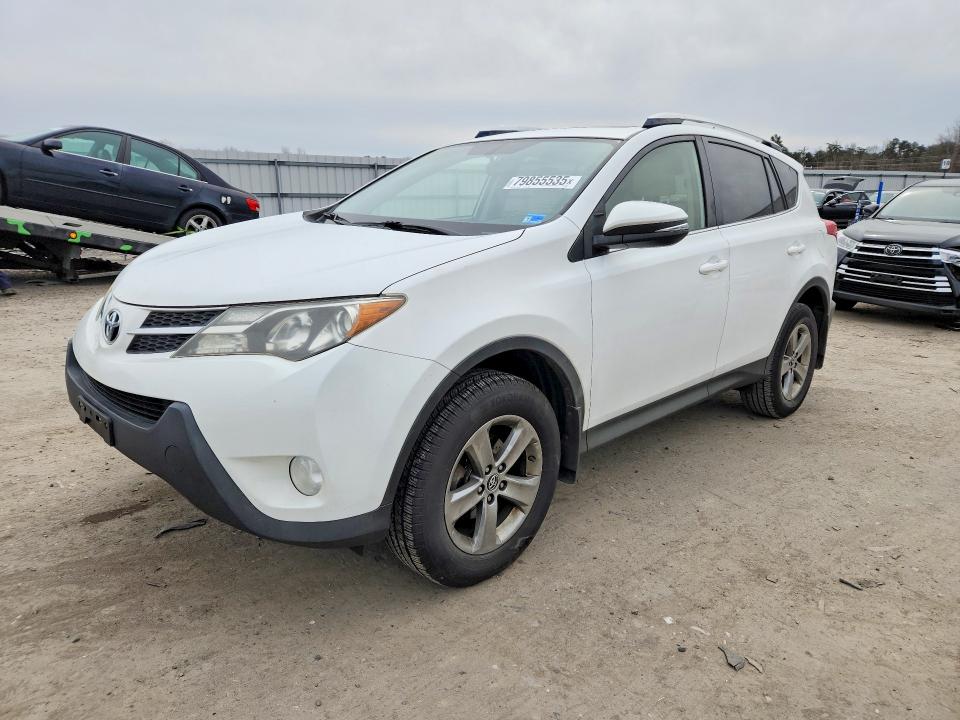 2015 TOYOTA RAV4 — VIN JTMRFREV8FD118720