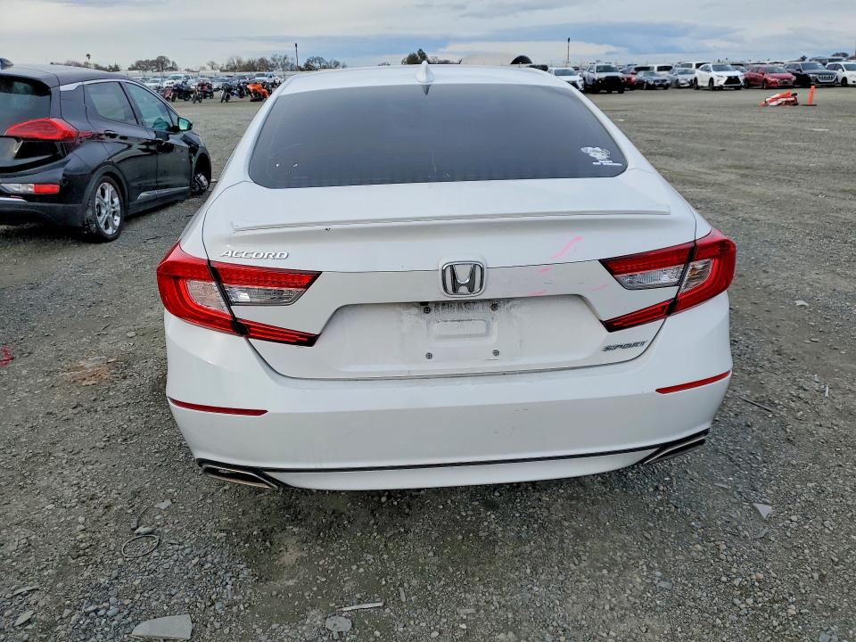 1HGCV1F34KA086319