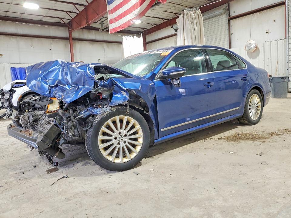 2017 VOLKSWAGEN PASSAT — VIN 1VWBT7A39HC001883