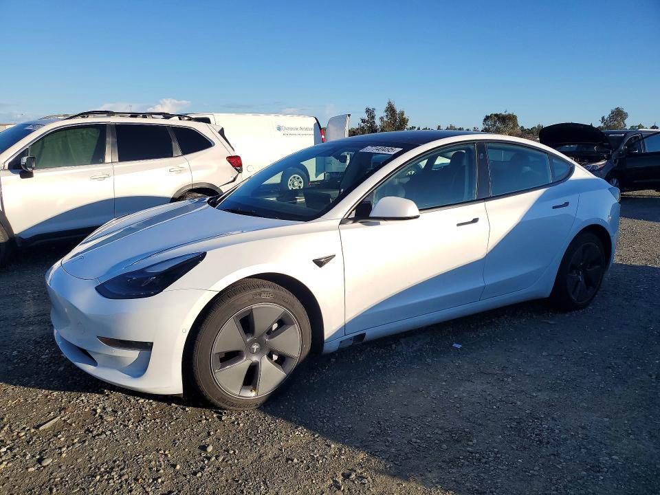 2022 TESLA MODEL 3 — VIN 5YJ3E1EB3NF335731