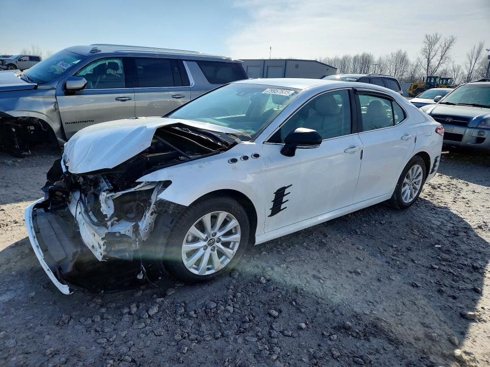 2018 TOYOTA CAMRY — VIN 4T1B11HK2JU638600