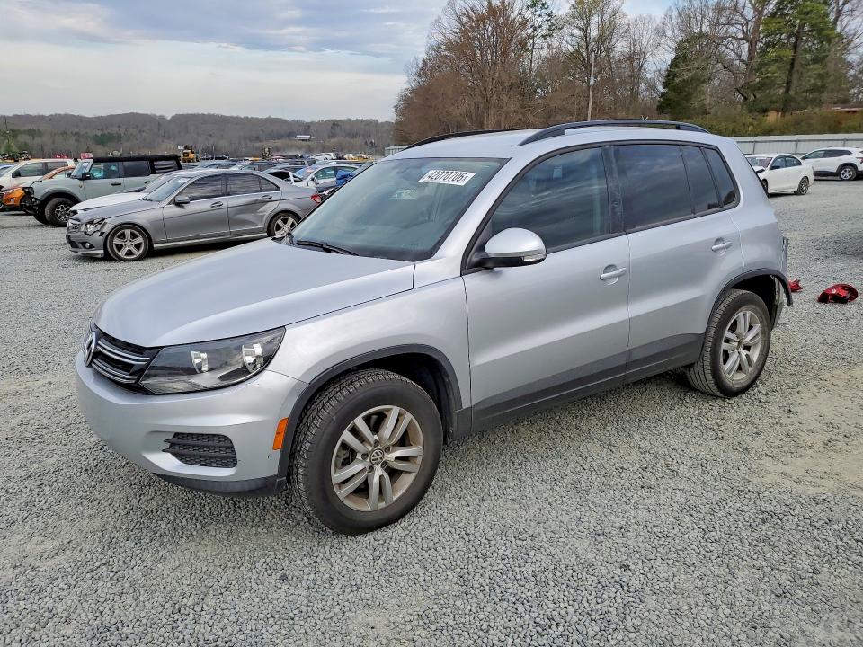 2016 VOLKSWAGEN TIGUAN — VIN WVGAV7AX2GW518141