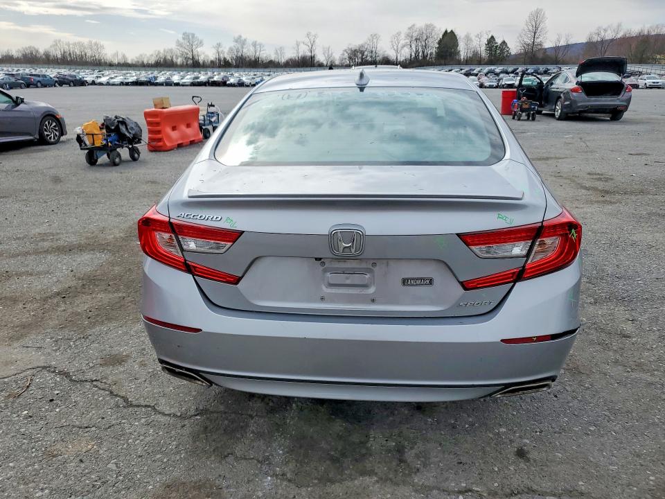 1HGCV1F30JA267500