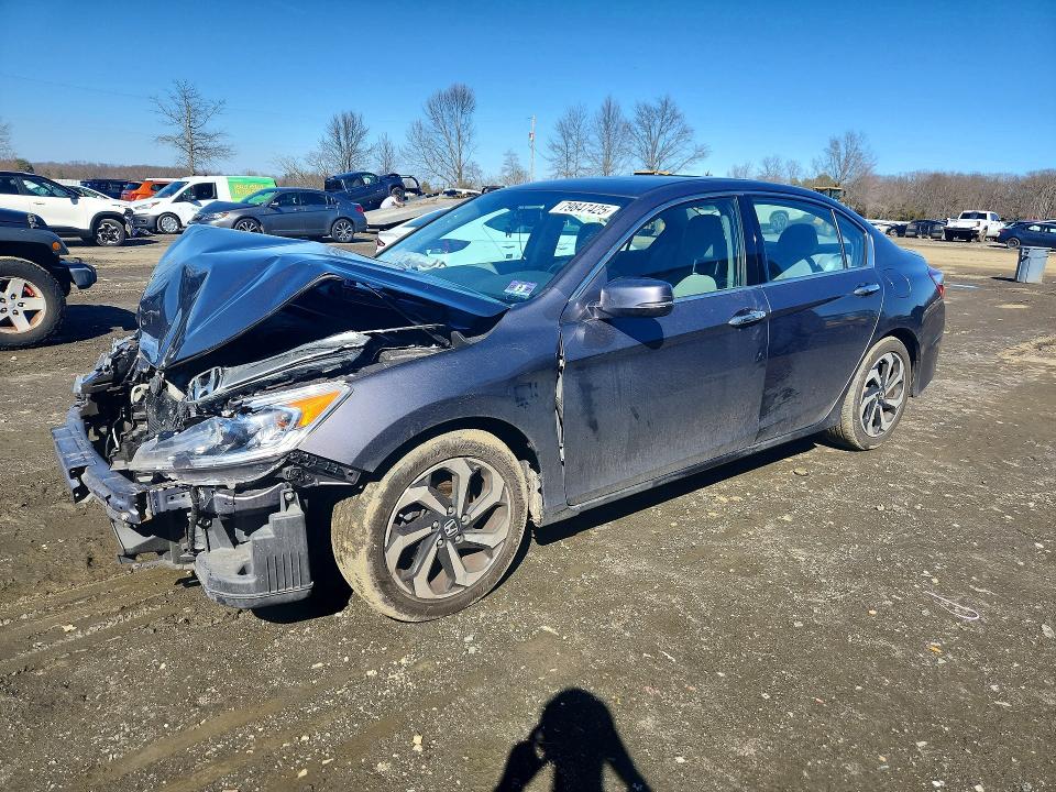 2017 HONDA ACCORD — VIN 1HGCR3F83HA033910