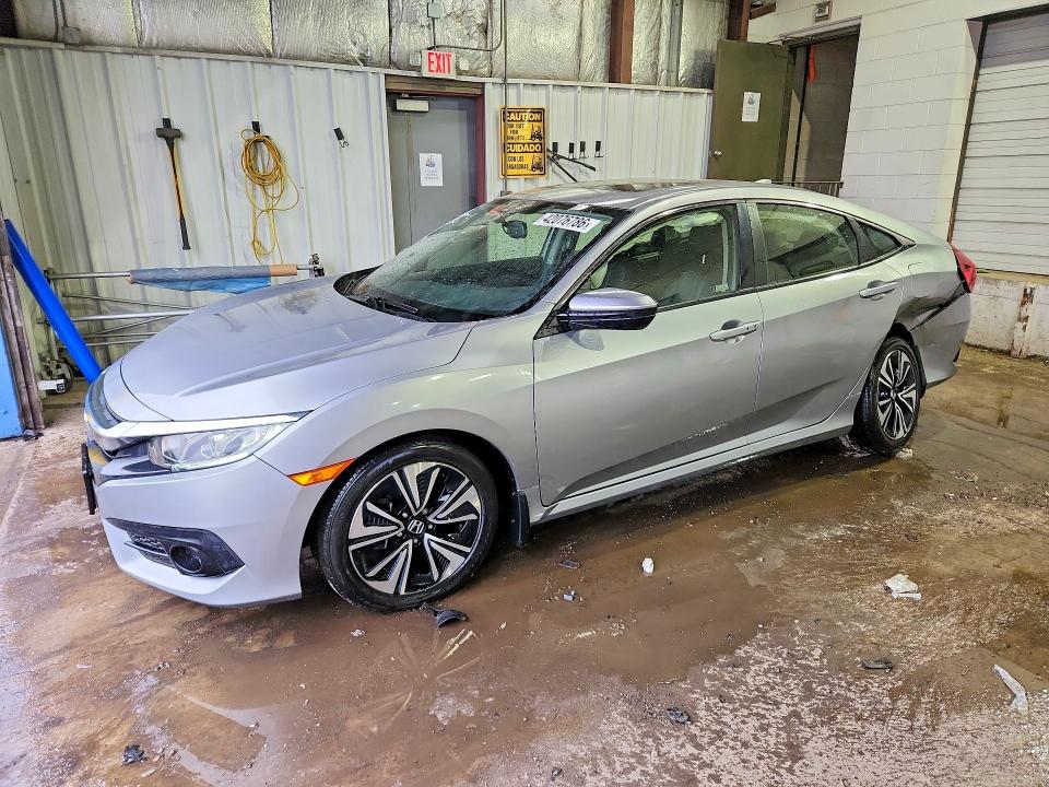 2018 HONDA CIVIC — VIN JHMFC1F74JX038480