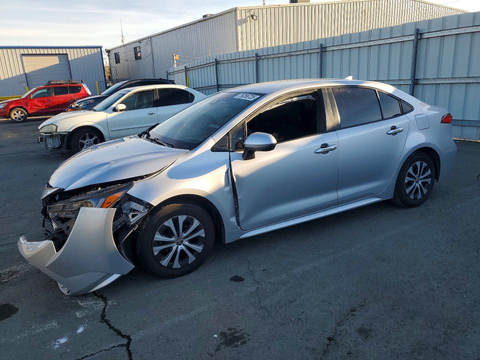 2022 TOYOTA COROLLA HYBRID — VIN JTDEAMDE6N3013079