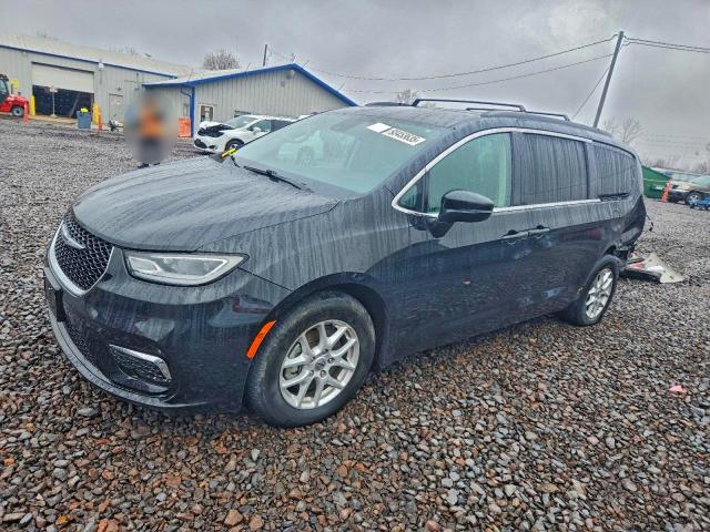 2022 CHRYSLER PACIFICA T — VIN 2C4RC1BGXNR117001
