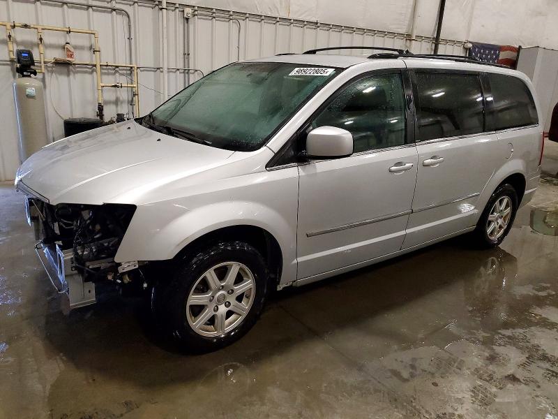 2010 CHRYSLER TOWN & COU — VIN 2A4RR5D15AR155612