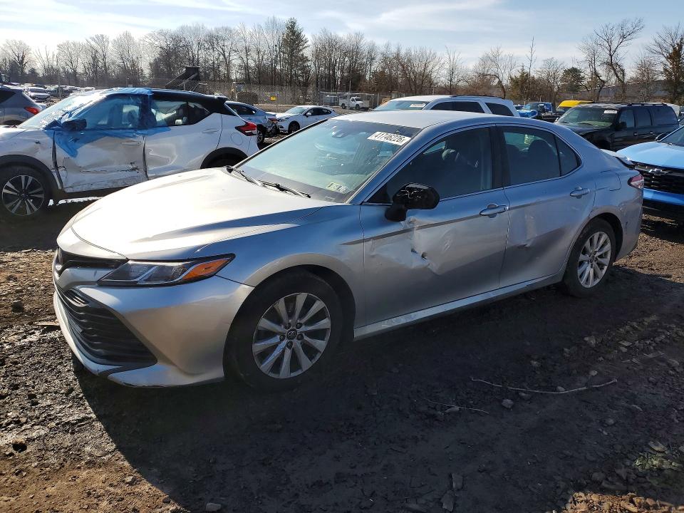 2018 TOYOTA CAMRY — VIN 4T1B11HK9JU091292