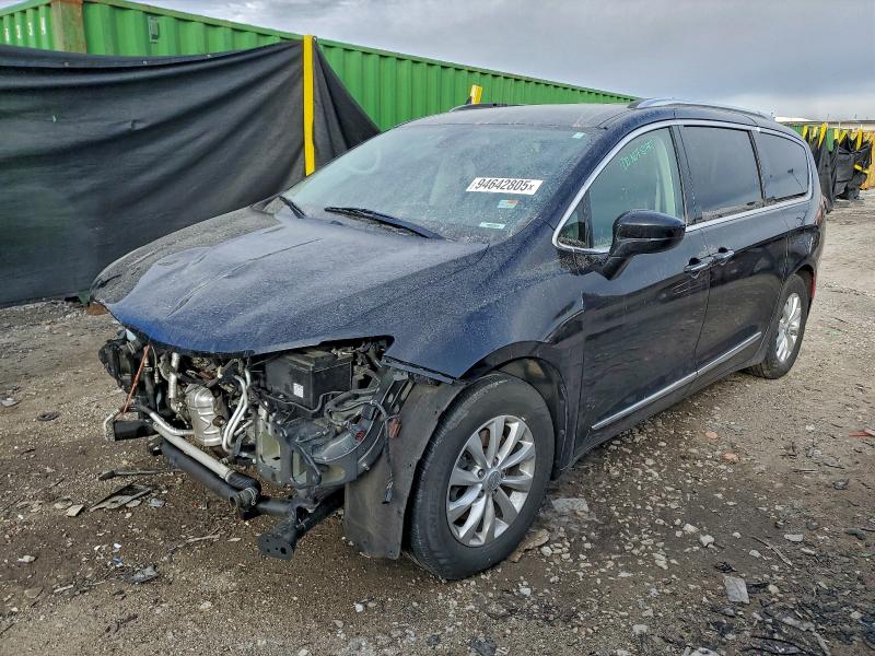 2018 CHRYSLER PACIFICA T — VIN 2C4RC1BG9JR227659