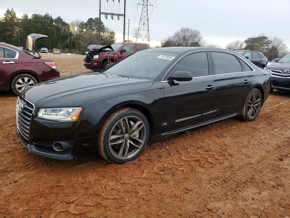 2016 AUDI A8 — VIN WAU43AFD3GN015921