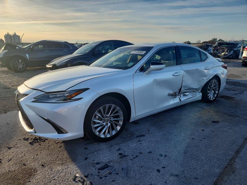 2022 LEXUS ES — VIN 58AFA1C17NU021305