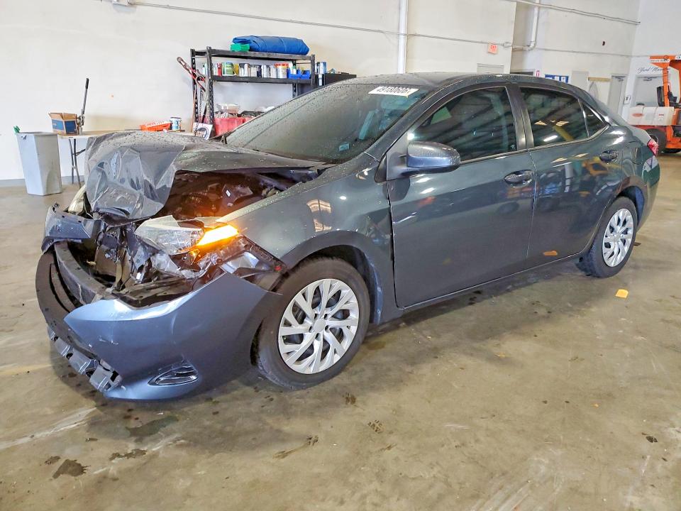 2017 TOYOTA COROLLA — VIN 5YFBURHEXHP696353