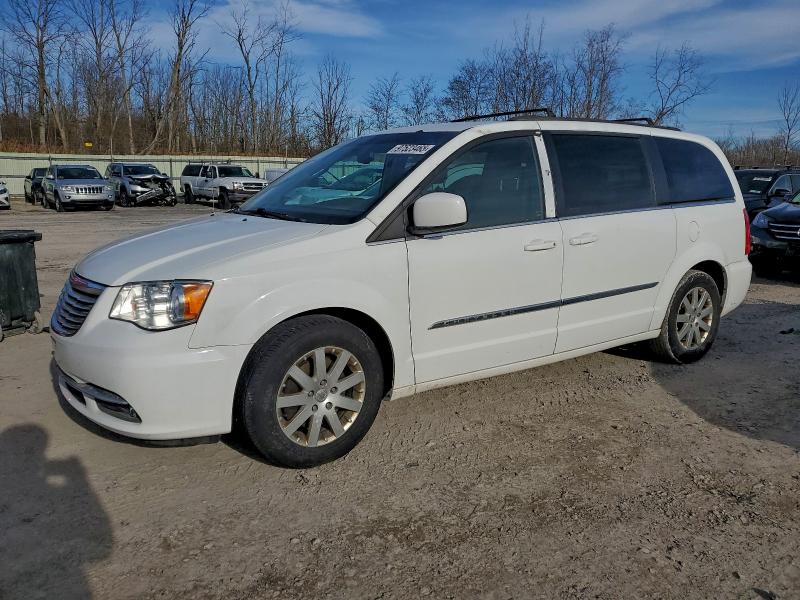 2015 CHRYSLER TOWN & COU — VIN 2C4RC1BG3FR554498