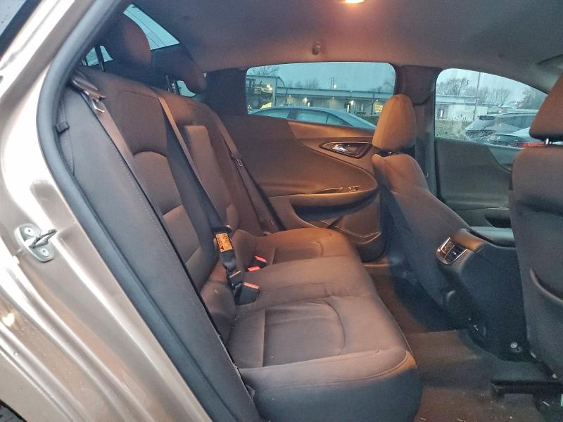 1G1ZD5ST8JF126016