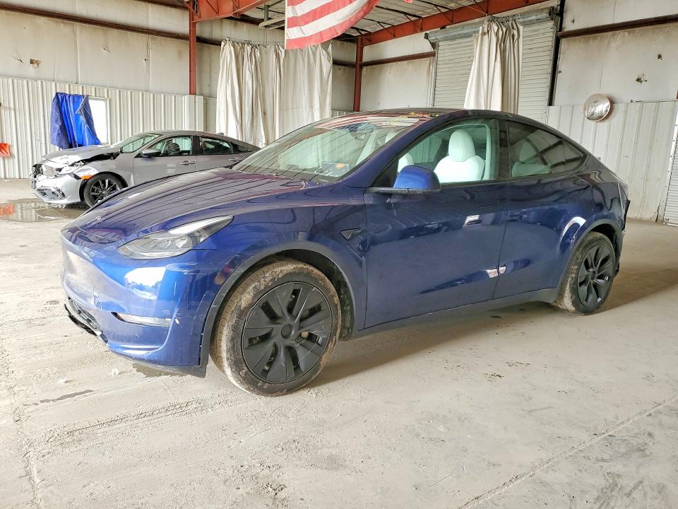 2024 TESLA MODEL Y — VIN 7SAYGAEE2RF211789