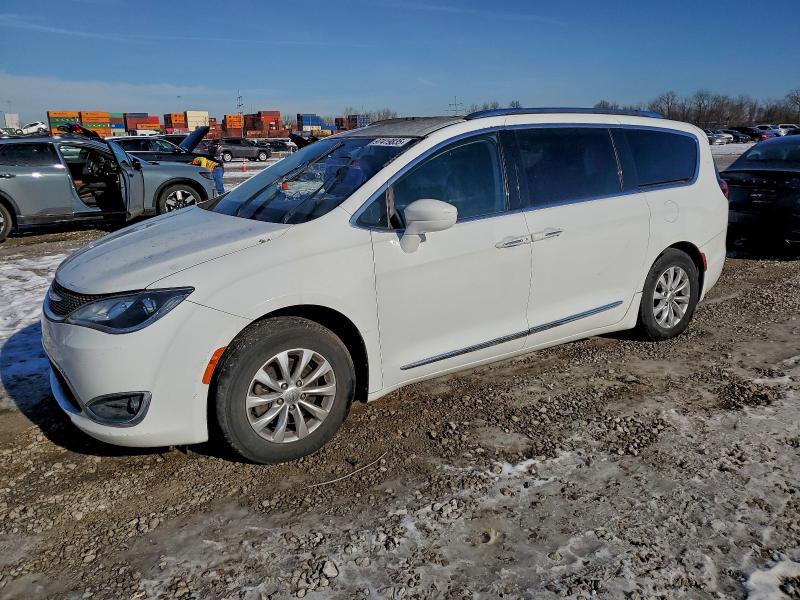 2019 CHRYSLER PACIFICA T — VIN 2C4RC1BG7KR561044