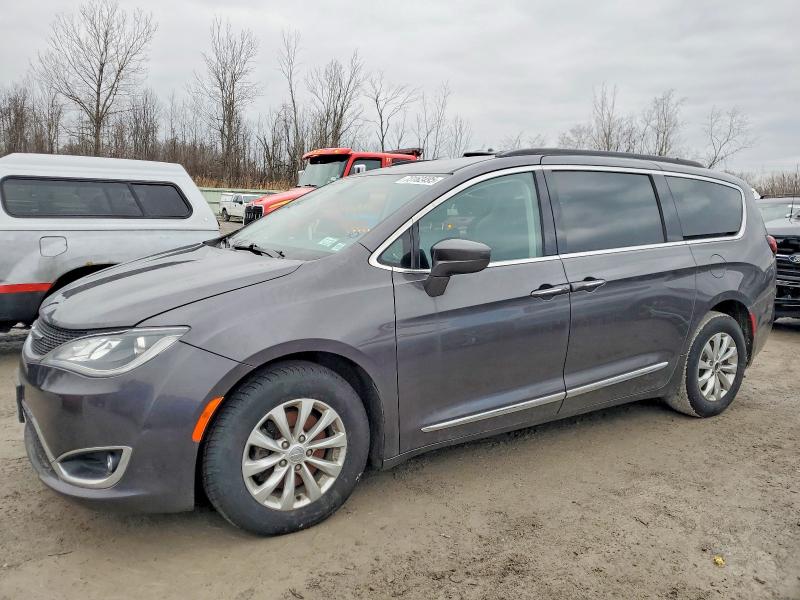 2017 CHRYSLER PACIFICA T — VIN 2C4RC1BG2HR667622