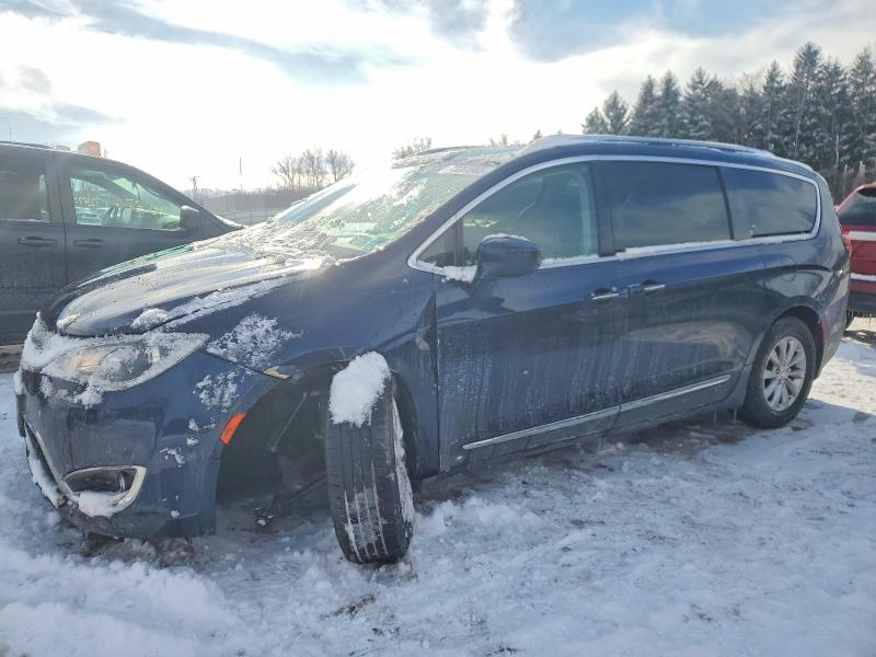 2018 CHRYSLER PACIFICA T — VIN 2C4RC1BGXJR204407