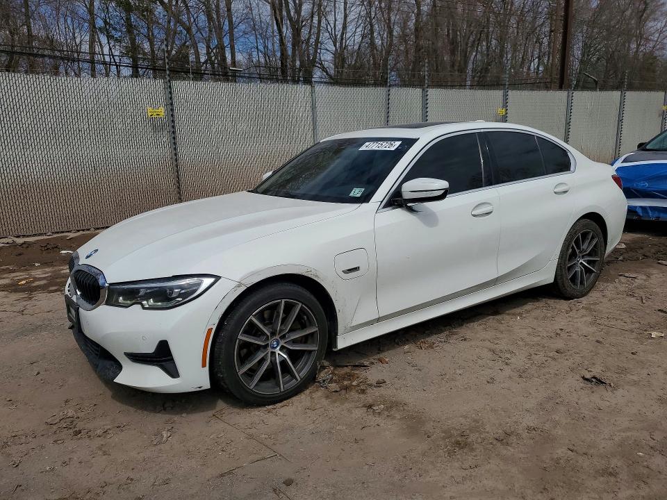 2022 BMW 330 XE — VIN 3MW5P9J0XN8C38596