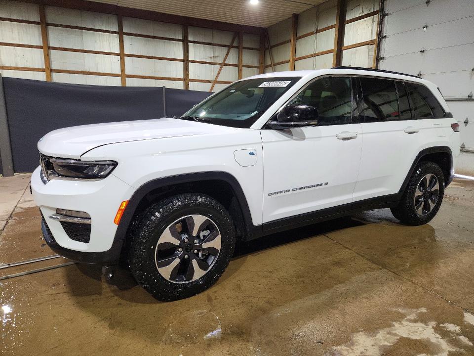 2024 JEEP GRAND CHEROKEE — VIN 1C4RJYB62RC182011