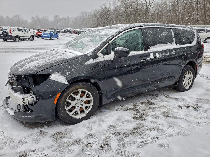 2017 CHRYSLER PACIFICA T — VIN 2C4RC1DG4HR588420