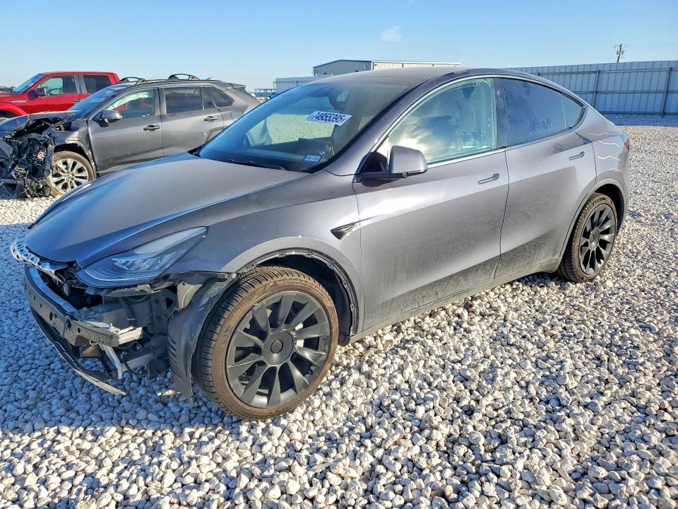 2022 TESLA MODEL Y — VIN 7SAYGAEEXNF422362