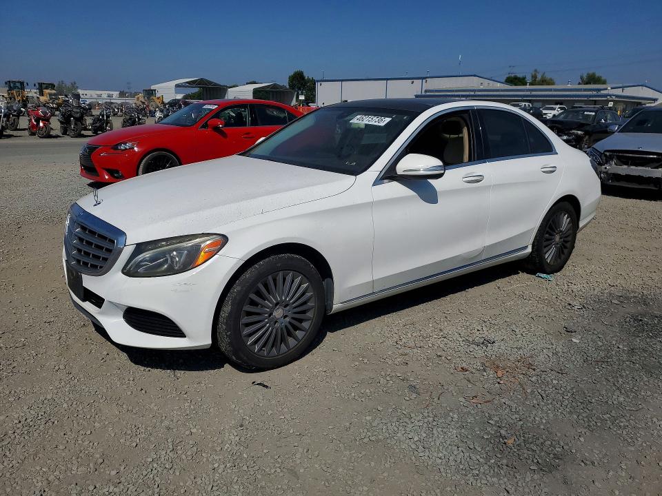 2015 MERCEDES-BENZ C — VIN 55SWF4KB8FU023677