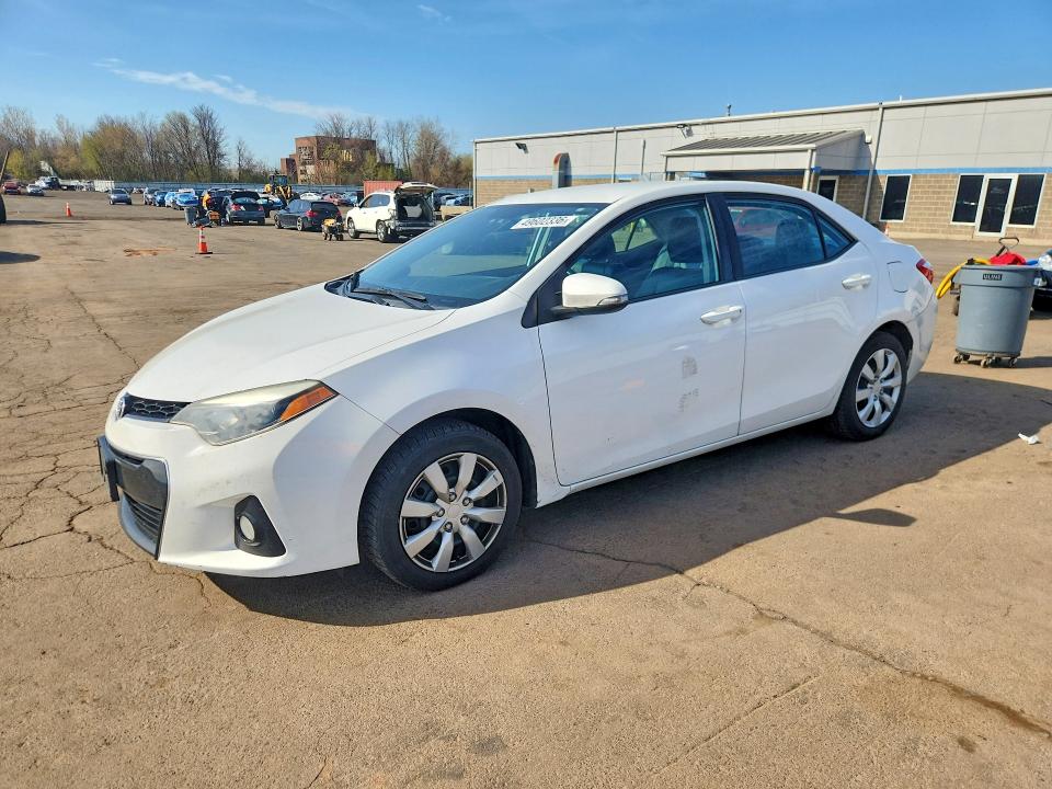 2015 TOYOTA COROLLA — VIN 2T1BURHE5FC411541